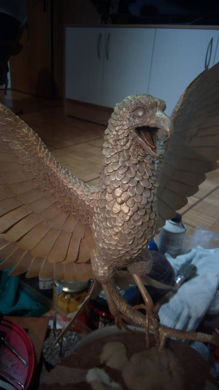 sculpture art bird treasure  shimmering gold over base colors. Makes really nice shine while letting through the previous coloration :D