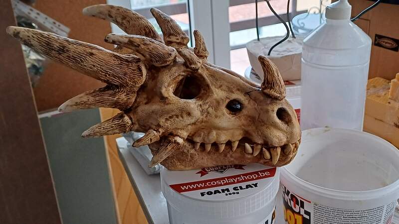 dragon skull art sculpture  